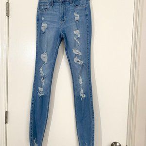 Hollister, lt blue distressed jeans, size 5L